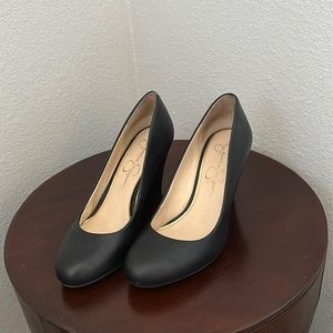 Jessica Simpson Black wedges